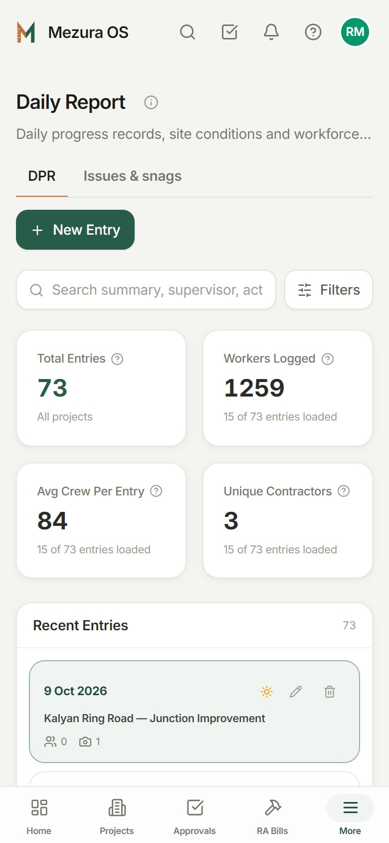 The owner's view on a phone: daily reports from every project, with entries, workers logged and the latest reports by site.